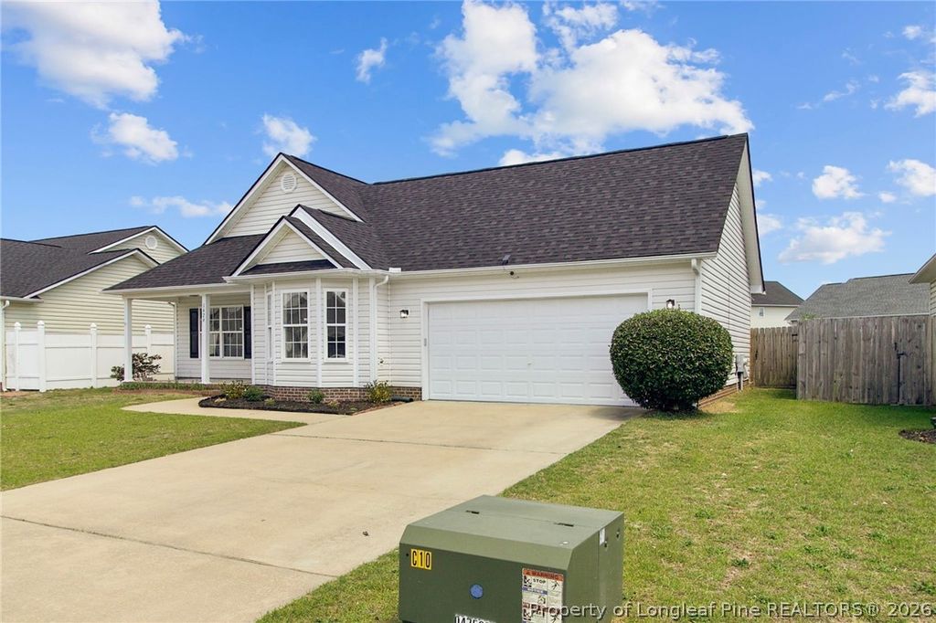 Photo of 1424 Avoncroft Drive, Fayetteville, NC 28306 (MLS # 762635)