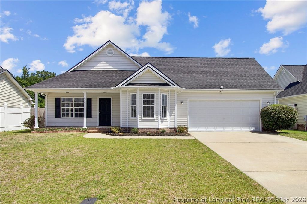 Photo of 1424 Avoncroft Drive, Fayetteville, NC 28306 (MLS # 762635)
