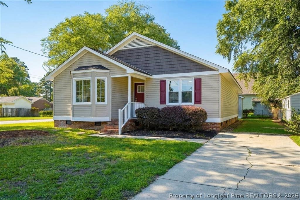 Photo of 1301 E 10th Street, Lumberton, NC 28358 (MLS # 764291)