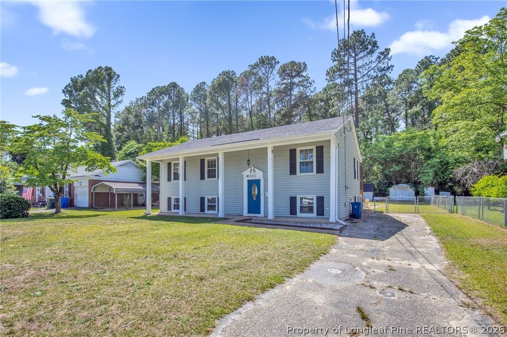 Photo of 5031 Hampshire Drive, Fayetteville, NC 28311 (MLS # 762621)