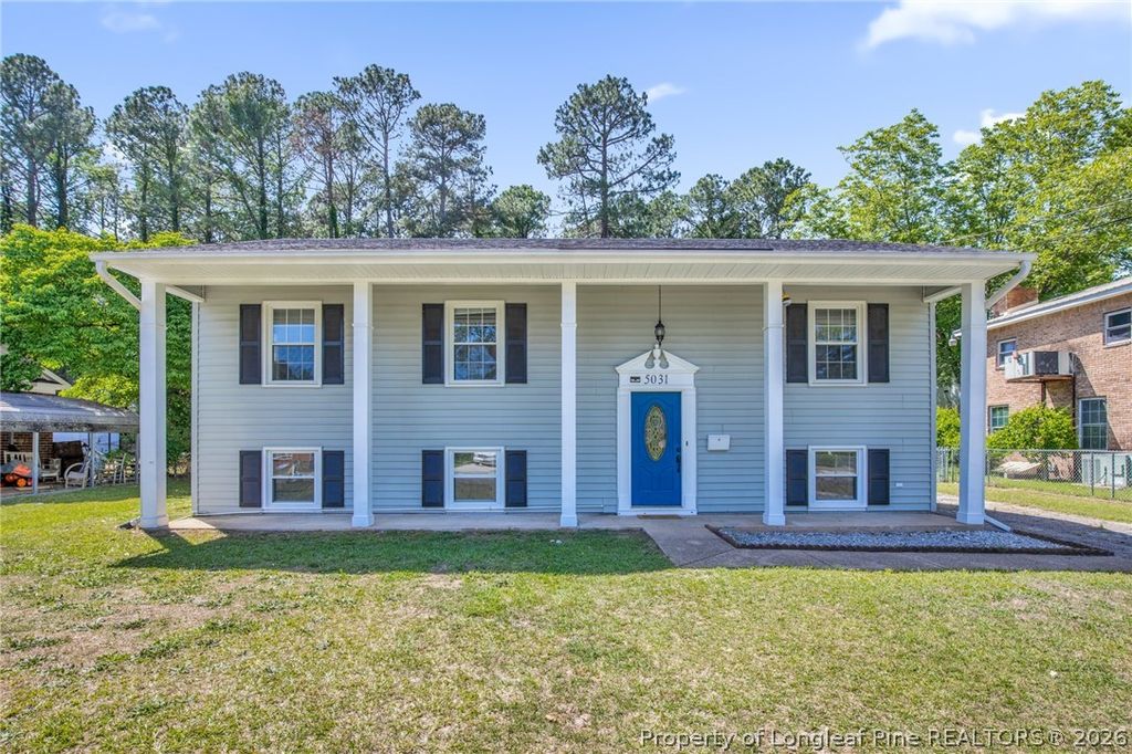 Photo of 5031 Hampshire Drive, Fayetteville, NC 28311 (MLS # 762621)