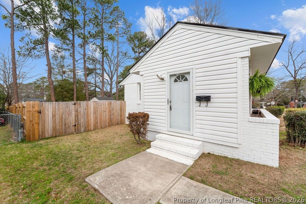 Photo of 470 Mcbain Drive, Fayetteville, NC 28305 (MLS # 758362)