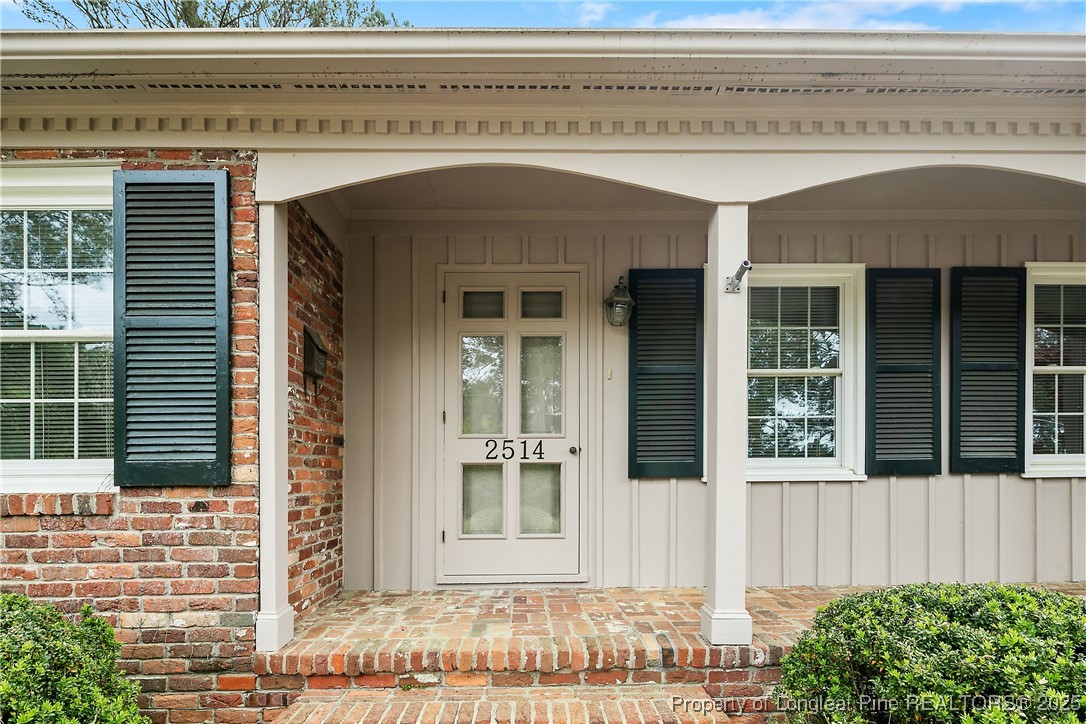 2514 Mirror Lake Drive