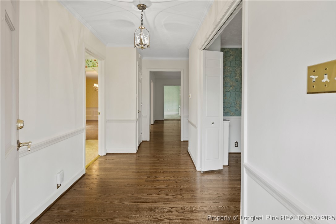 2514 Mirror Lake Drive