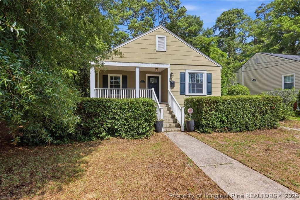Photo of 608 Glenville Avenue, Fayetteville, NC 28303 (MLS # 766483)