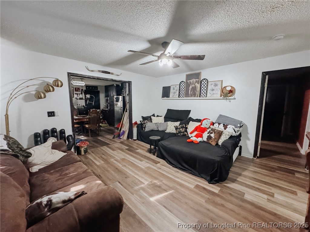 466 W Forest Oaks Drive