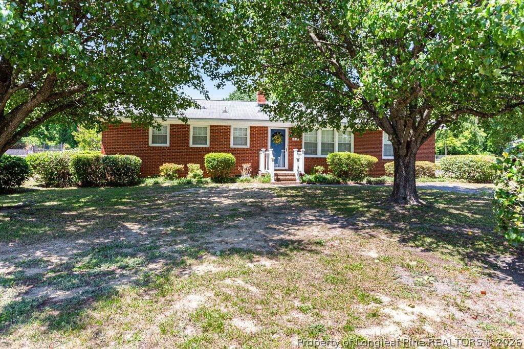 Photo of 1802 Flintshire Road, Fayetteville, NC 28304 (MLS # 762279)