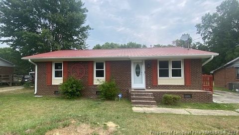 Single Family Residence in Lillington NC 207 East Washington Street.jpg