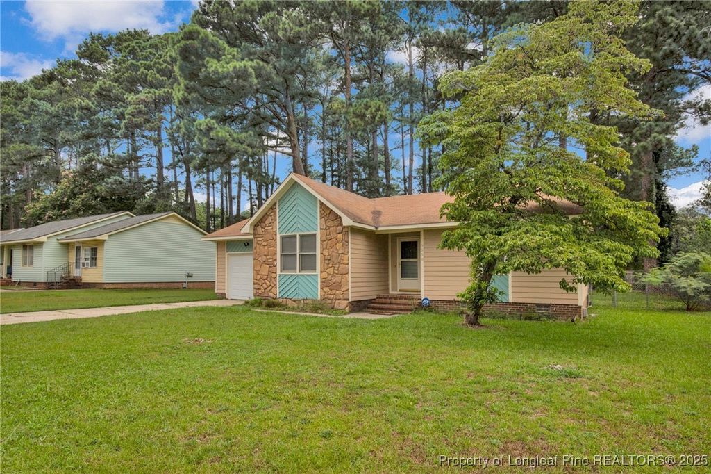 Photo of 9558 Hollbrook Lane, Fayetteville, NC 28314 (MLS # 751977)
