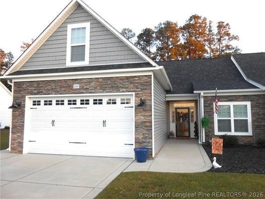 202 OAK POINTE CIR, LUMBERTON, NC 28358 - Image df05b57ba4e8dac18bf2b5662b1a5d2c/3320426883
