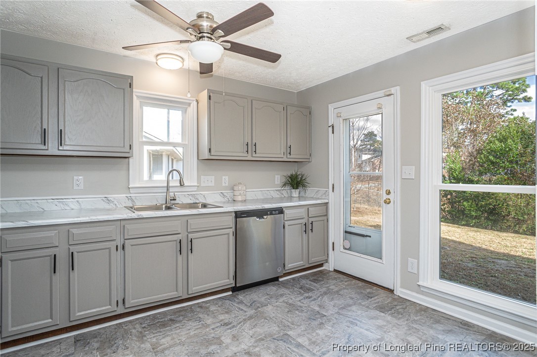 Fayetteville, North Carolina 28314, United States, 3 Bedrooms Bedrooms, ,2 BathroomsBathrooms,Residential,Active,198971