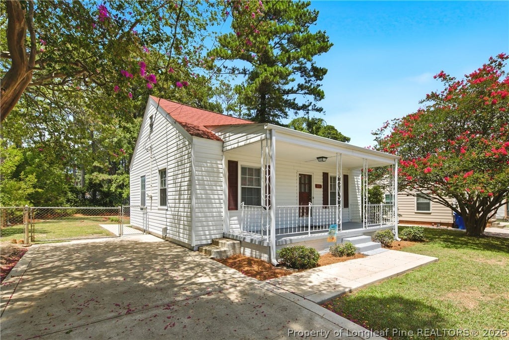 Photo of 211 Willborough Avenue, Fayetteville, NC 28303 (MLS # 767020)