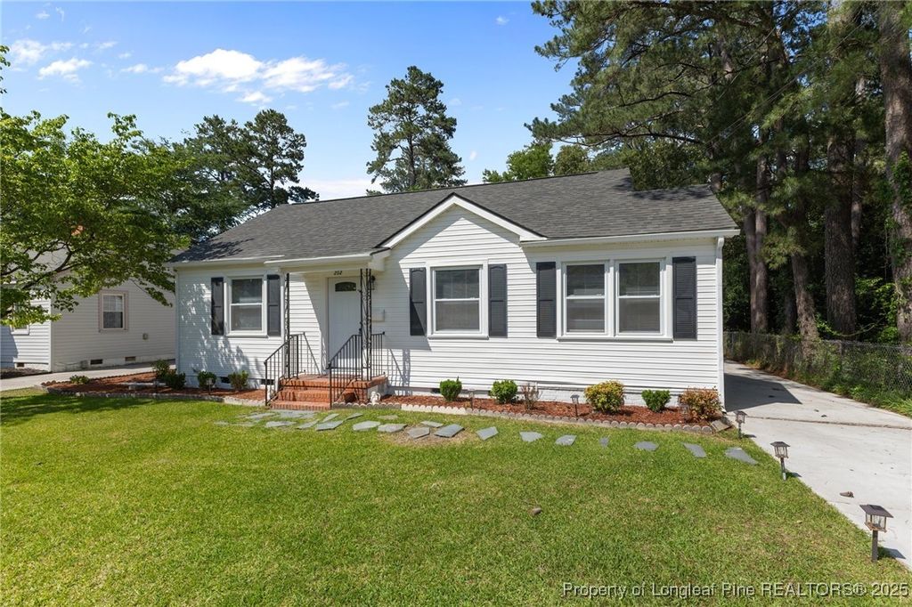 Photo of 202 Marshall Road, Fayetteville, NC 28303 (MLS # 751348)