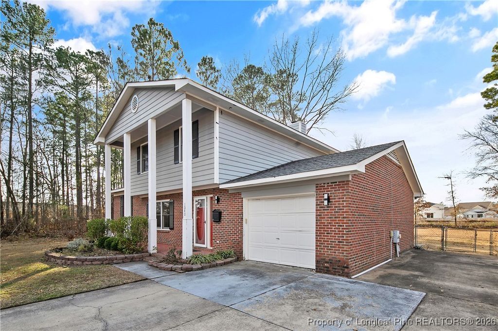 Photo of 1040 Rim Road, Fayetteville, NC 28314 (MLS # 755447)