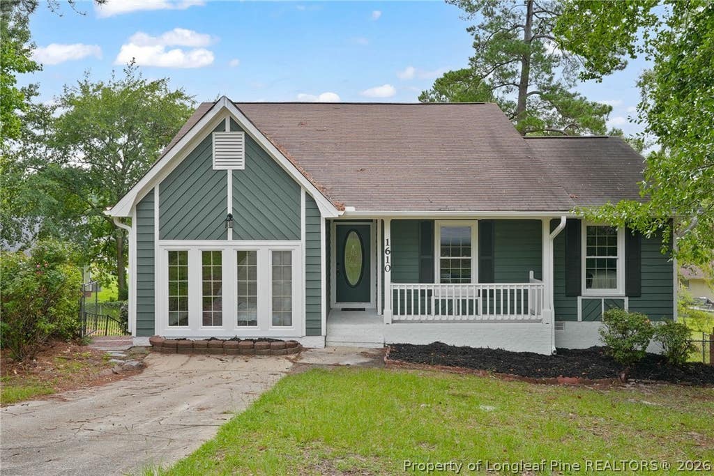 Photo of 1610 Irwin Circle, Fayetteville, NC 28303 (MLS # 766956)