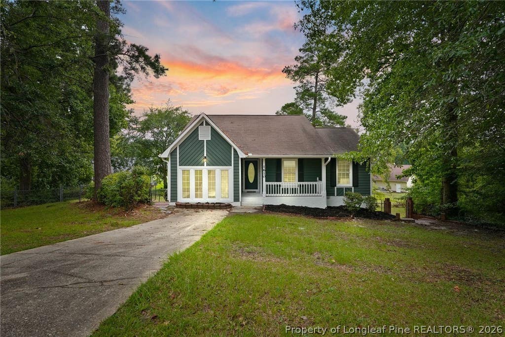 Photo of 1610 Irwin Circle, Fayetteville, NC 28303 (MLS # 766956)
