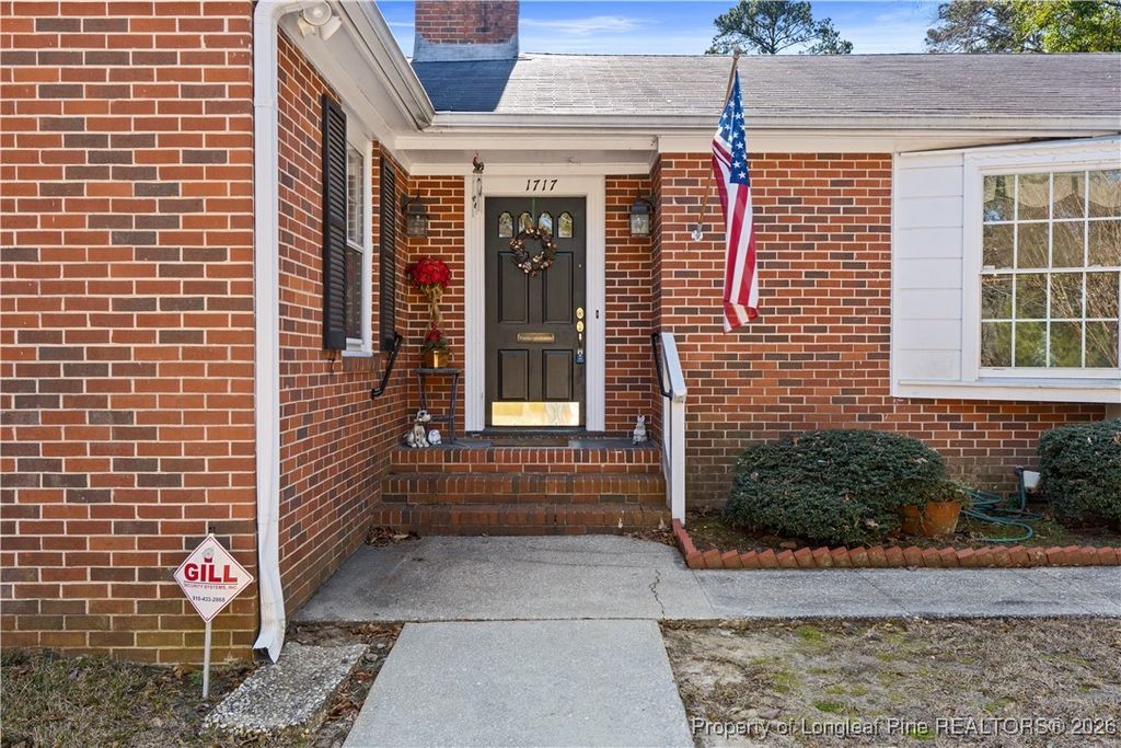 Photo of 1717 Raeford Road, Fayetteville, NC 28305 (MLS # 756076)