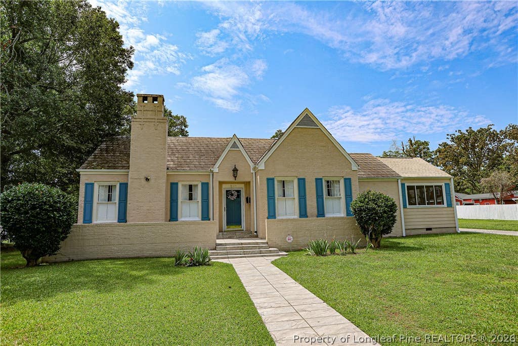 Photo of 207 W 18th Street, Lumberton, NC 28358 (MLS # 767645)