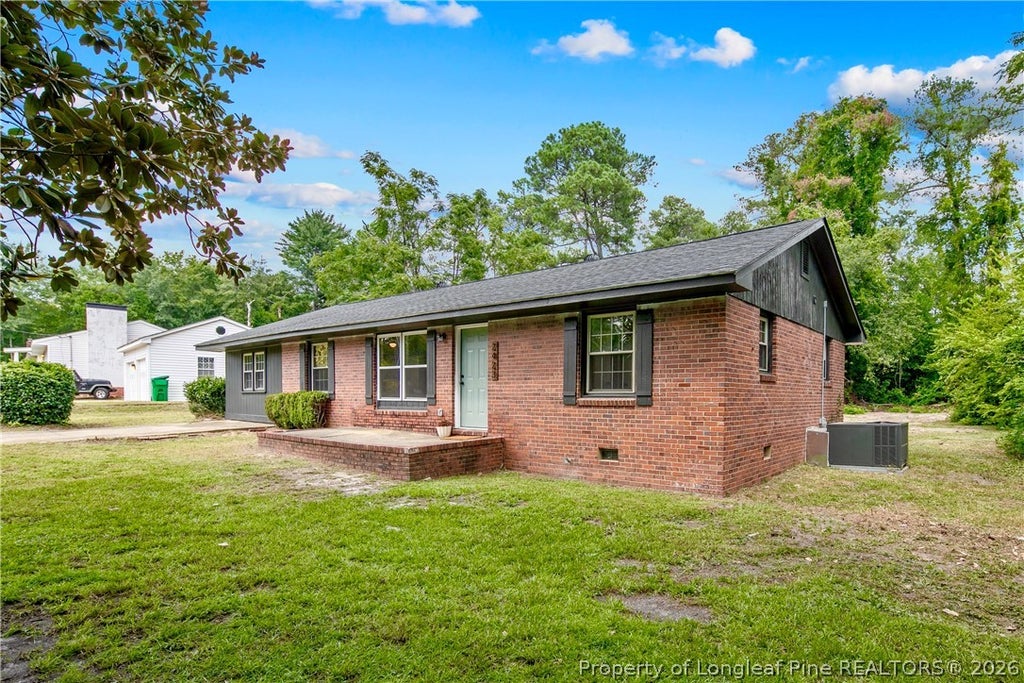 Photo of 2423 George Owen Road, Fayetteville, NC 28306 (MLS # 768408)