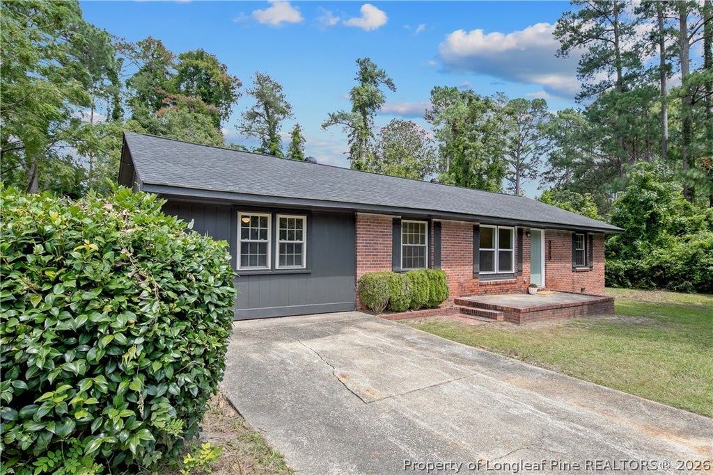 Photo of 2423 George Owen Road, Fayetteville, NC 28306 (MLS # 768408)