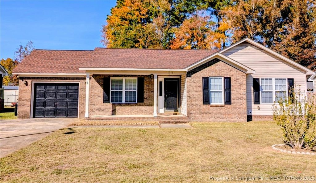 Photo of 1013 Whiskerlake Drive, Fayetteville, NC 28312 (MLS # 752793)