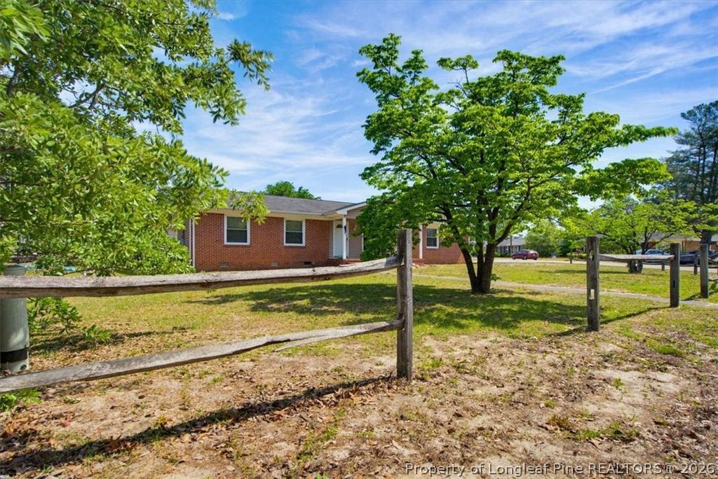 Photo of 3238 Glenmore Drive, Hope Mills, NC 28348 (MLS # 760730)