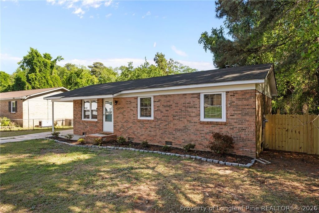 Photo of 2633 Dumbarton Road, Fayetteville, NC 28306 (MLS # 761706)