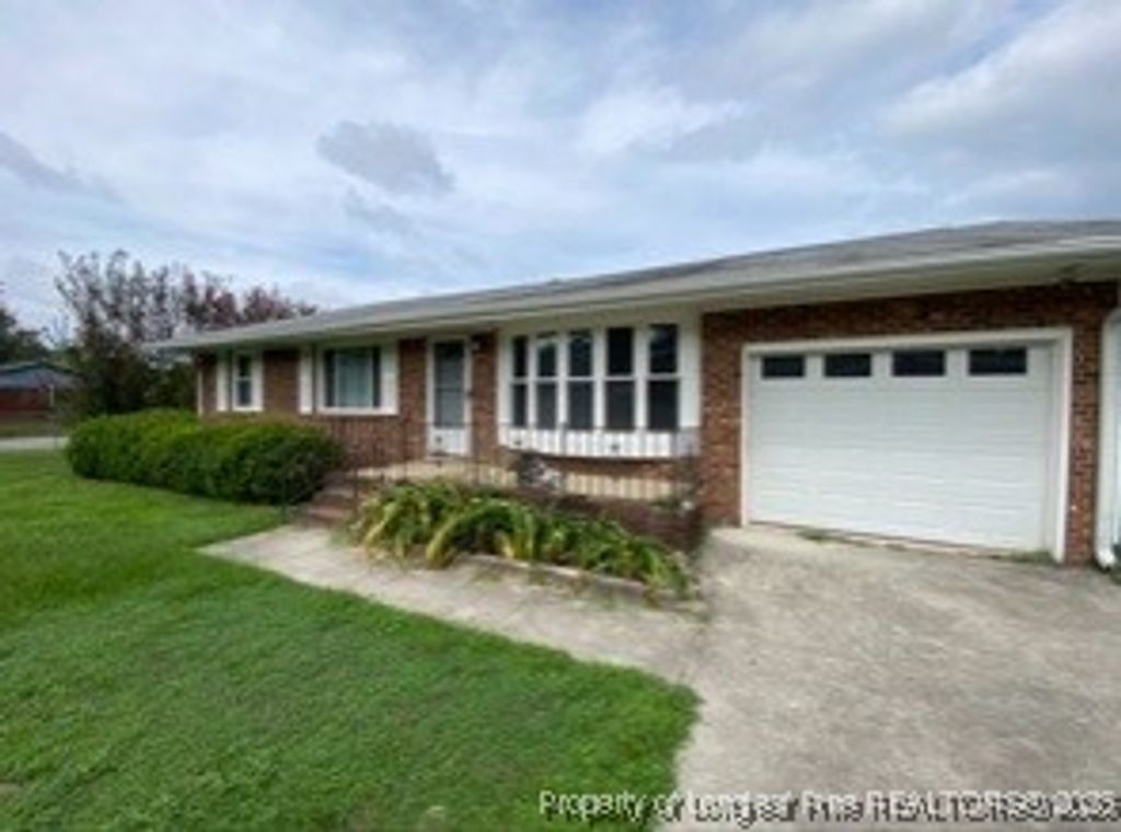 Photo of 2101 W Brinkley Drive, Spring Lake, NC 28390 (MLS # 749053)