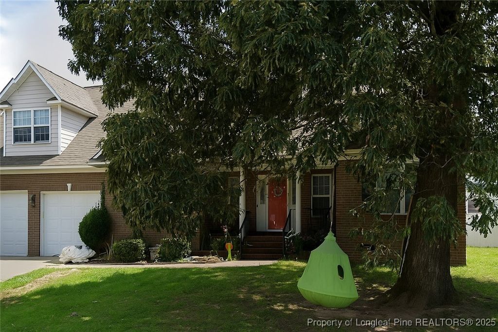 Photo of 1941 Abbeydale Lane, Fayetteville, NC 28304 (MLS # 753286)