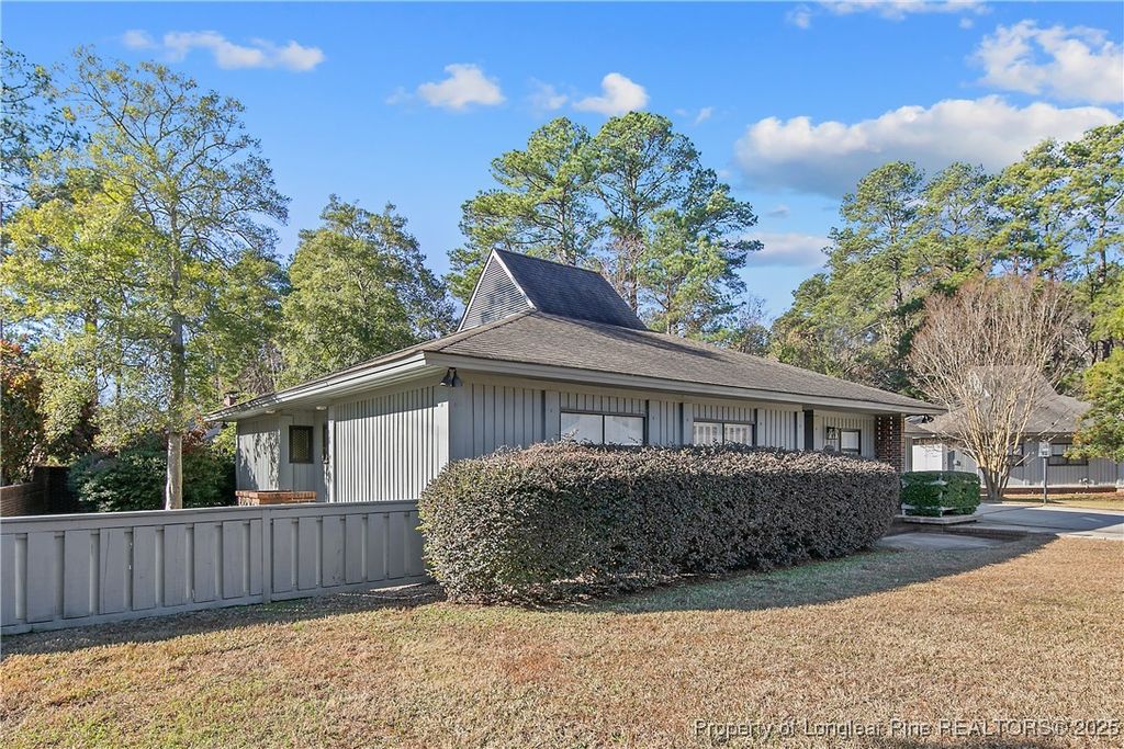 Photo of 2118 Winterlochen Road, Fayetteville, NC 28305 (MLS # 754732)