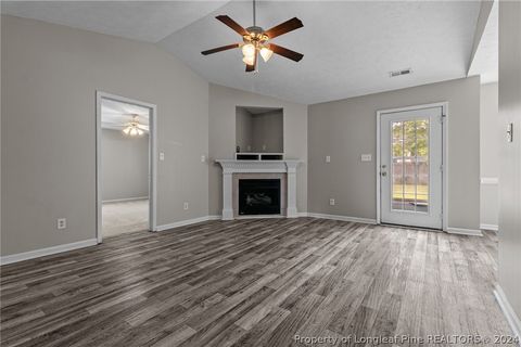 Single Family Residence in Hope Mills NC 5520 Crenshaw Drive 10.jpg