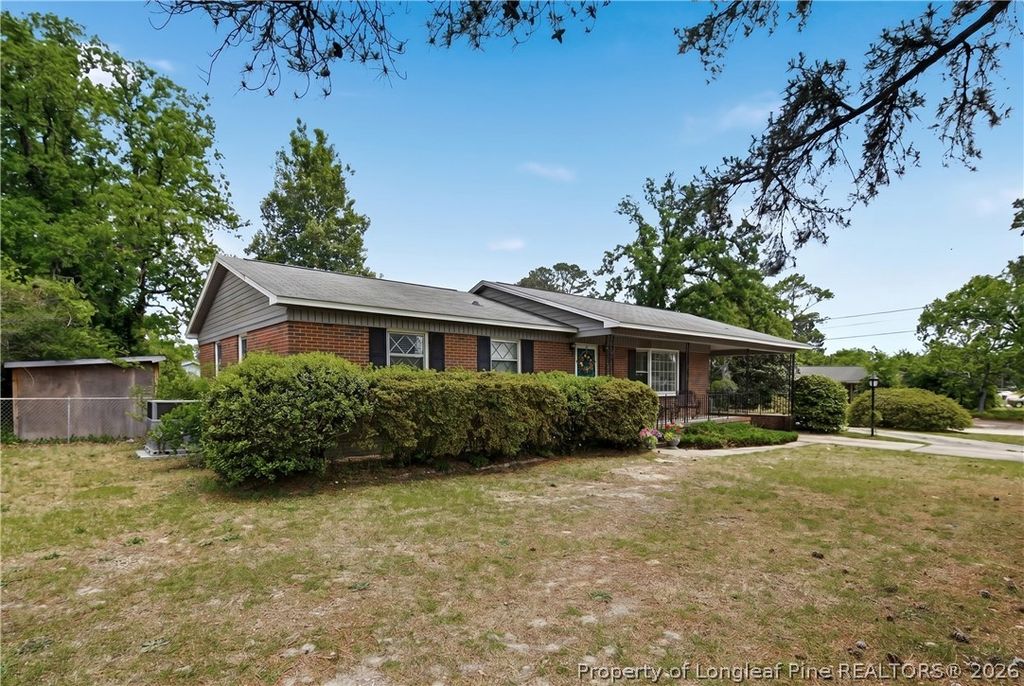 Photo of 1413 Camelot Drive, Fayetteville, NC 28304 (MLS # 762433)