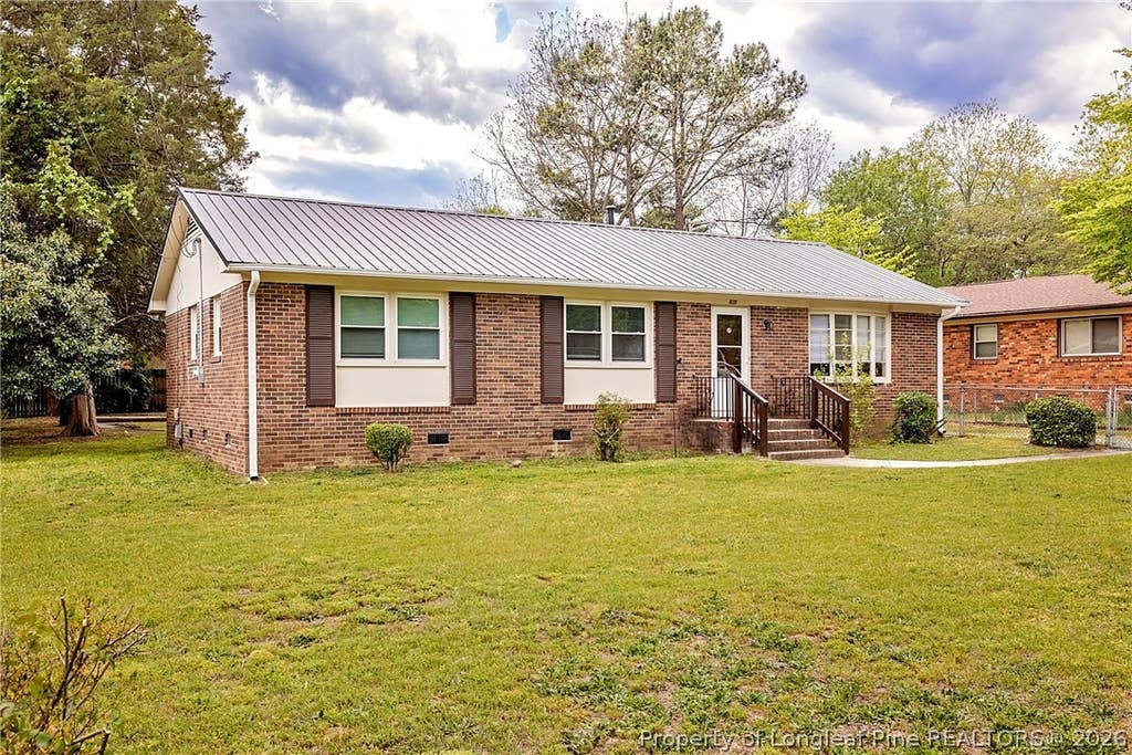 Photo of 429 Morningside Drive, Fayetteville, NC 28311 (MLS # 767367)