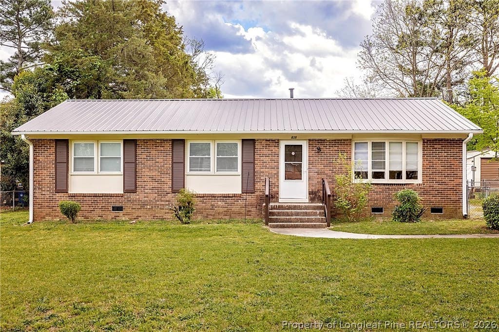 Photo of 429 Morningside Drive, Fayetteville, NC 28311 (MLS # 767367)