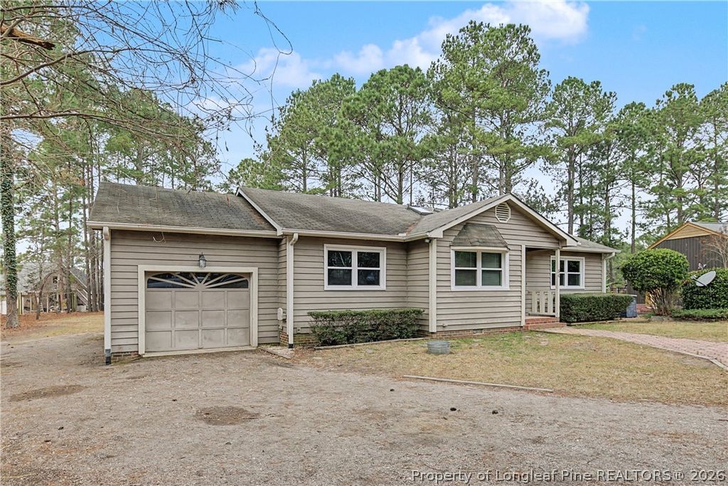 Photo of 84 Starboard Tack, Sanford, NC 27332 (MLS # 757934)
