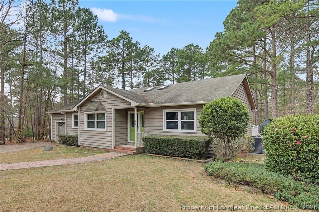 Photo of 84 Starboard Tack, Sanford, NC 27332 (MLS # 757934)