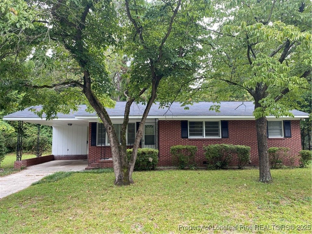 Photo of 304 Courtland Street, Maxton, NC 28364 (MLS # 752464)