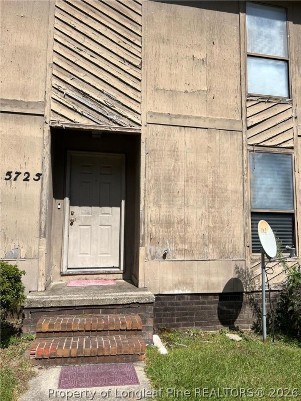 Photo of 5725 Aftonshire Drive, Fayetteville, NC 28304 (MLS # 757822)