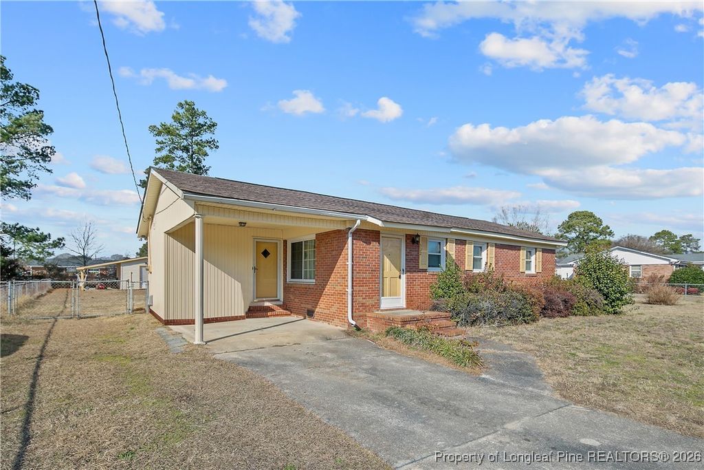 Photo of 322 Lafayette Street S, St Pauls, NC 28384 (MLS # 755722)