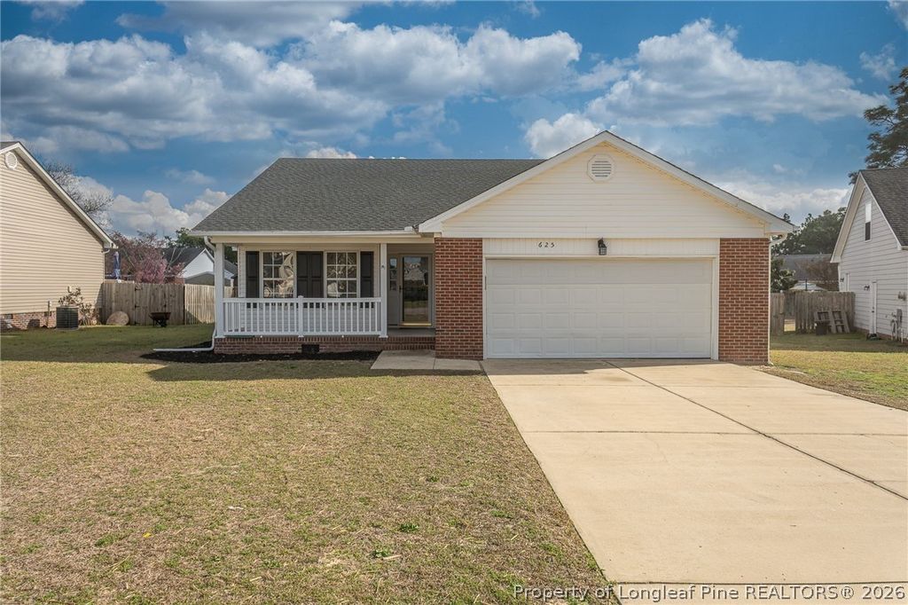 Photo of 625 Creedmoore Circle, Hope Mills, NC 28348 (MLS # 758102)