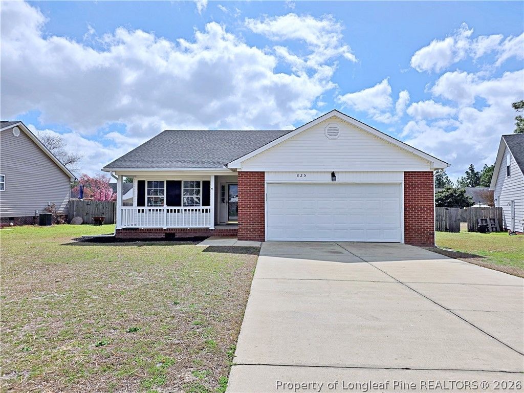 Photo of 625 Creedmoore Circle, Hope Mills, NC 28348 (MLS # 758102)