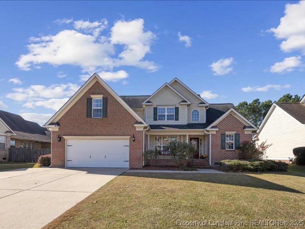Photo of 1328 Masterpiece Drive, Hope Mills, NC 28348 (MLS # 753251)