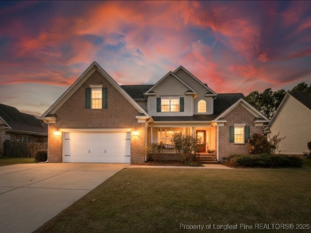Photo of 1328 Masterpiece Drive, Hope Mills, NC 28348 (MLS # 753251)