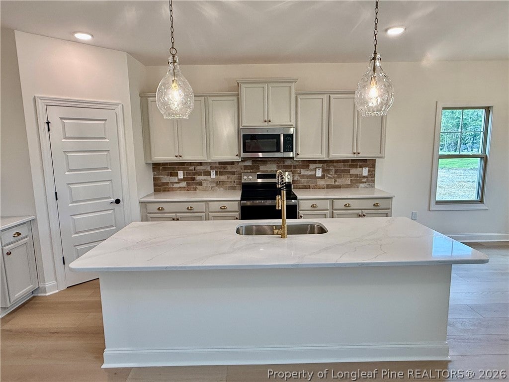215 Whispering Ridge