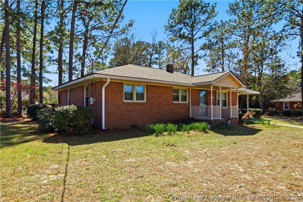 Photo of 512 Longview Drive, Fayetteville, NC 28311 (MLS # 758886)