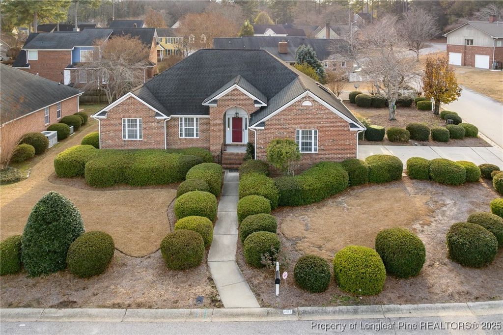Photo of 2927 Rosecroft Drive, Fayetteville, NC 28304 (MLS # 754246)