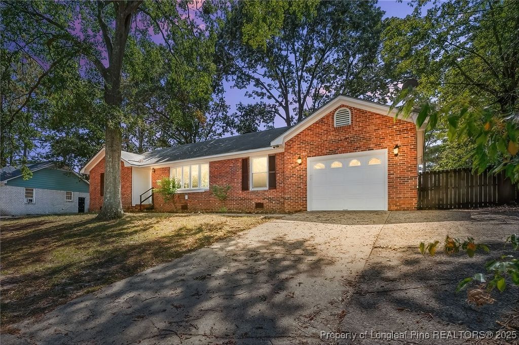 Photo of 907 Dandridge Drive, Fayetteville, NC 28303 (MLS # 754093)