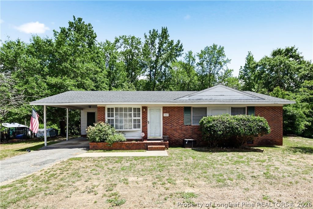 Photo of 202 Onie Court, Fayetteville, NC 28314 (MLS # 762424)