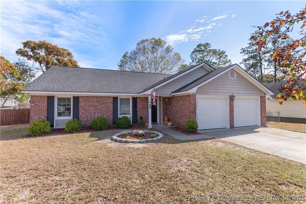 Photo of 733 Rim Road, Fayetteville, NC 28314 (MLS # 754011)