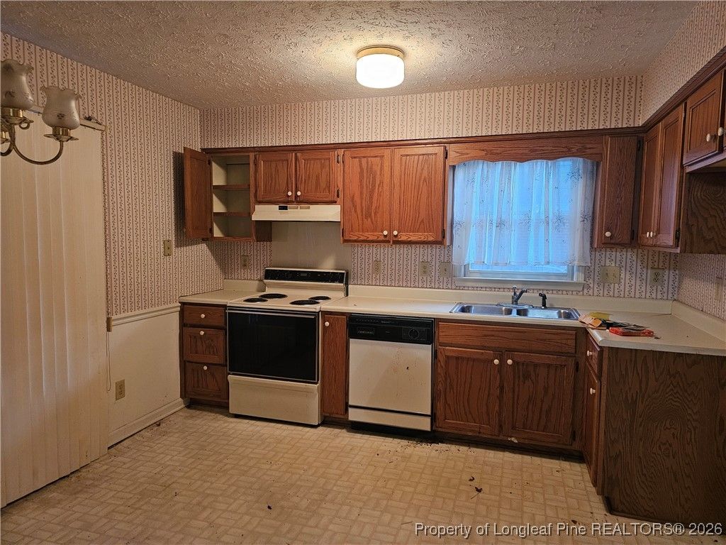 Photo of 2670 Rivercliff Road, Fayetteville, NC 28301 (MLS # 755212)